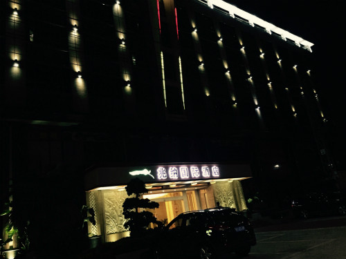 东莞楼顶LED发光字，鑫创广告6年行业经验，一站式服务！
